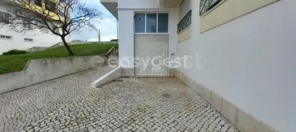 204m² Warehouse in Almada, Portugal No. 67187 6