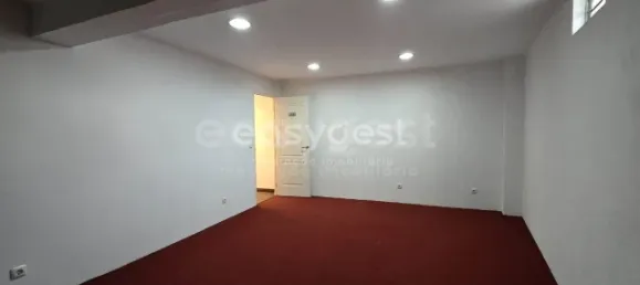 204m² Warehouse in Almada, Portugal No. 67187 27