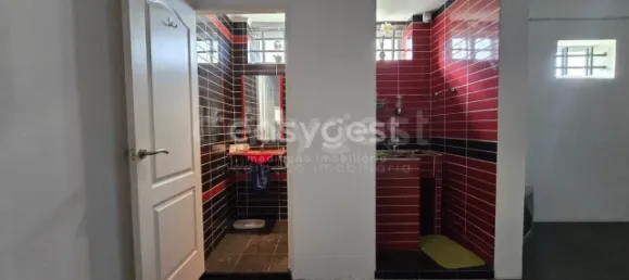 204m² Warehouse in Almada, Portugal No. 67187 23