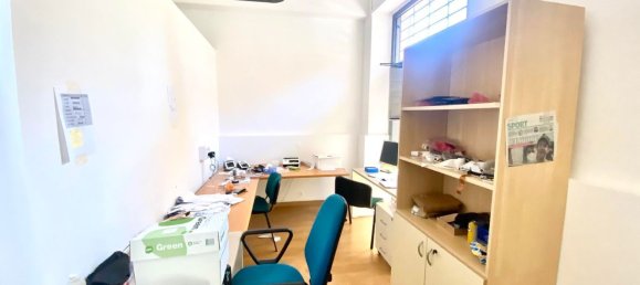 59m² Office in Grosseto, Italy No. 165516 9