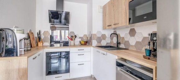 3 rooms Apartment in La Ciotat, France No. 289628 5