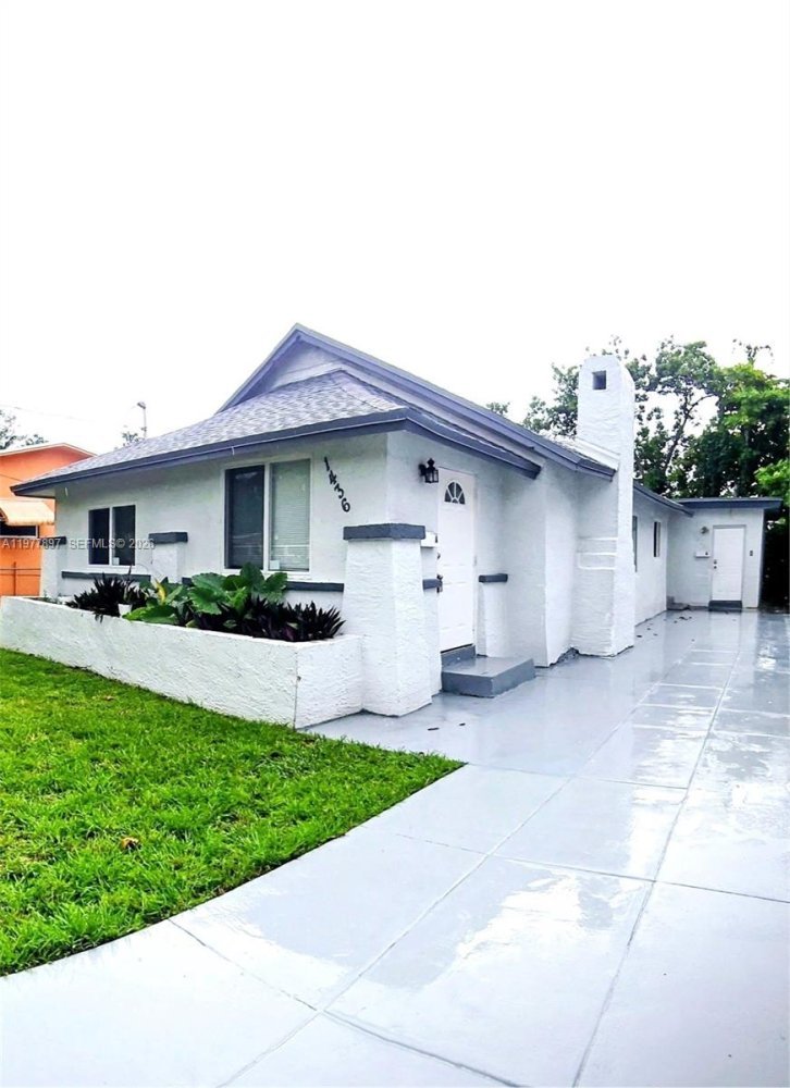  قطعة أرض في Miami, USA 143.81متر مربع رقم 615446