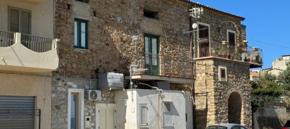 Edificio en Caronia, Italy 130 m² No. 283267 2