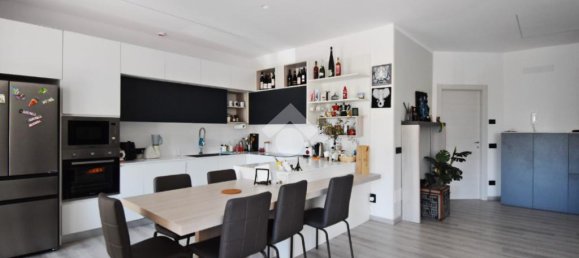 3 غرف نوم شقة في Ivrea, Italy رقم 287099 6