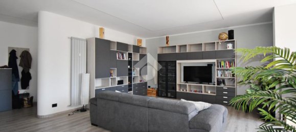 3 غرف نوم شقة في Ivrea, Italy رقم 287099 4