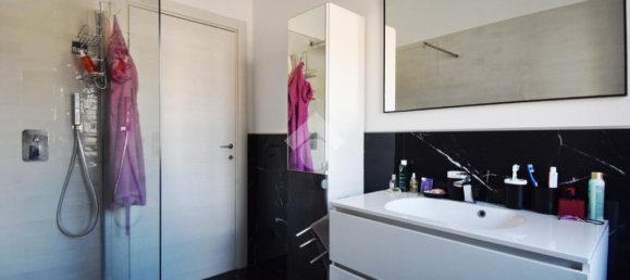 3 غرف نوم شقة في Ivrea, Italy رقم 287099 29