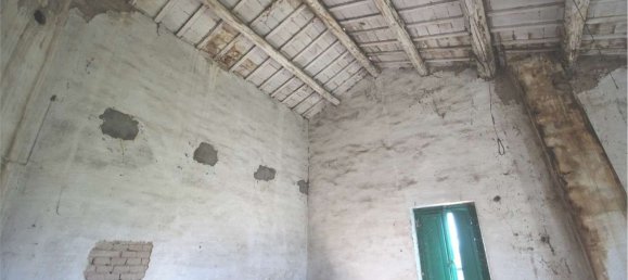 Дом с 7 комнатами в Валефолья, Италия № 62491 9