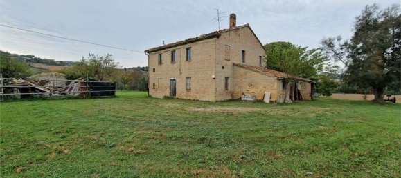 Дом с 7 комнатами в Валефолья, Италия № 62491 3