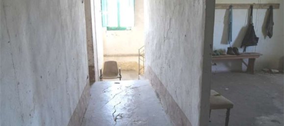 Дом с 7 комнатами в Валефолья, Италия № 62491 11