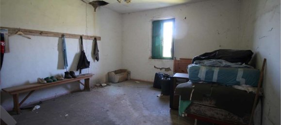 Дом с 7 комнатами в Валефолья, Италия № 62491 10