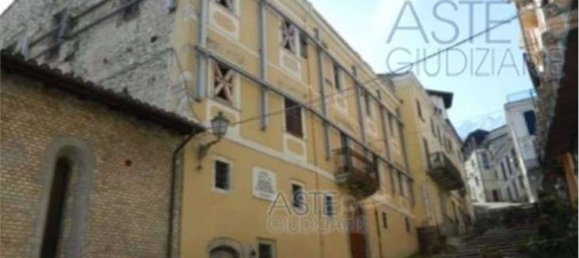  Castillos de 4 dormitorios en Castelli, Italy No. 272768 8