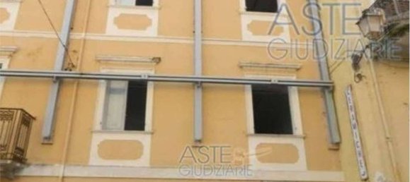  Castillos de 4 dormitorios en Castelli, Italy No. 272768 10