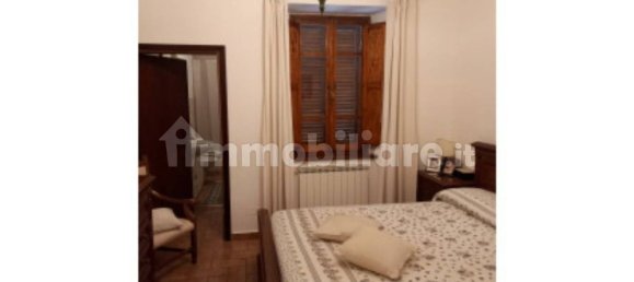Apartamento de 3 dormitorios en Spoleto, Italy No. 353579 8