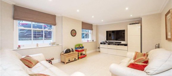 5 bedrooms House in London, United Kingdom No. 6943 6