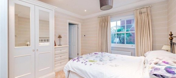 5 bedrooms House in London, United Kingdom No. 6943 11