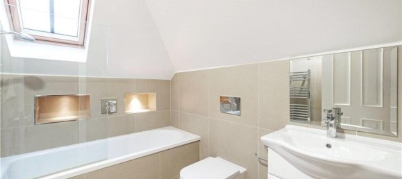 5 bedrooms House in London, United Kingdom No. 6943 14