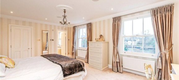 5 bedrooms House in London, United Kingdom No. 6943 9