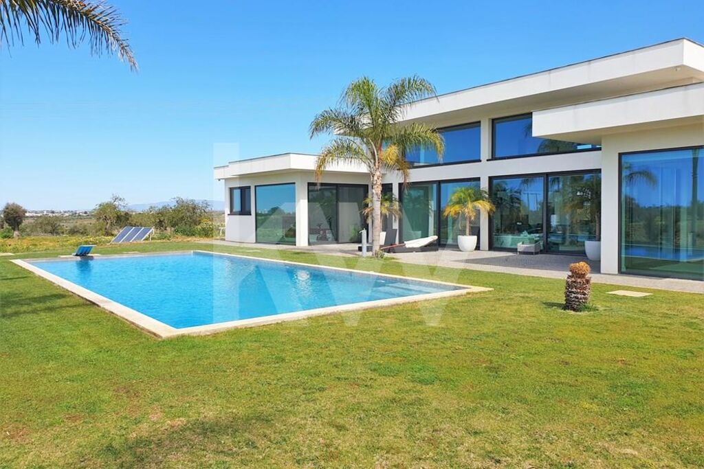 5 غرف نوم منزل في Guia, Portugal رقم 30046