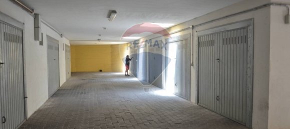 Garage in San Giovanni la Punta, Italy 21m², Nr. 282674 6