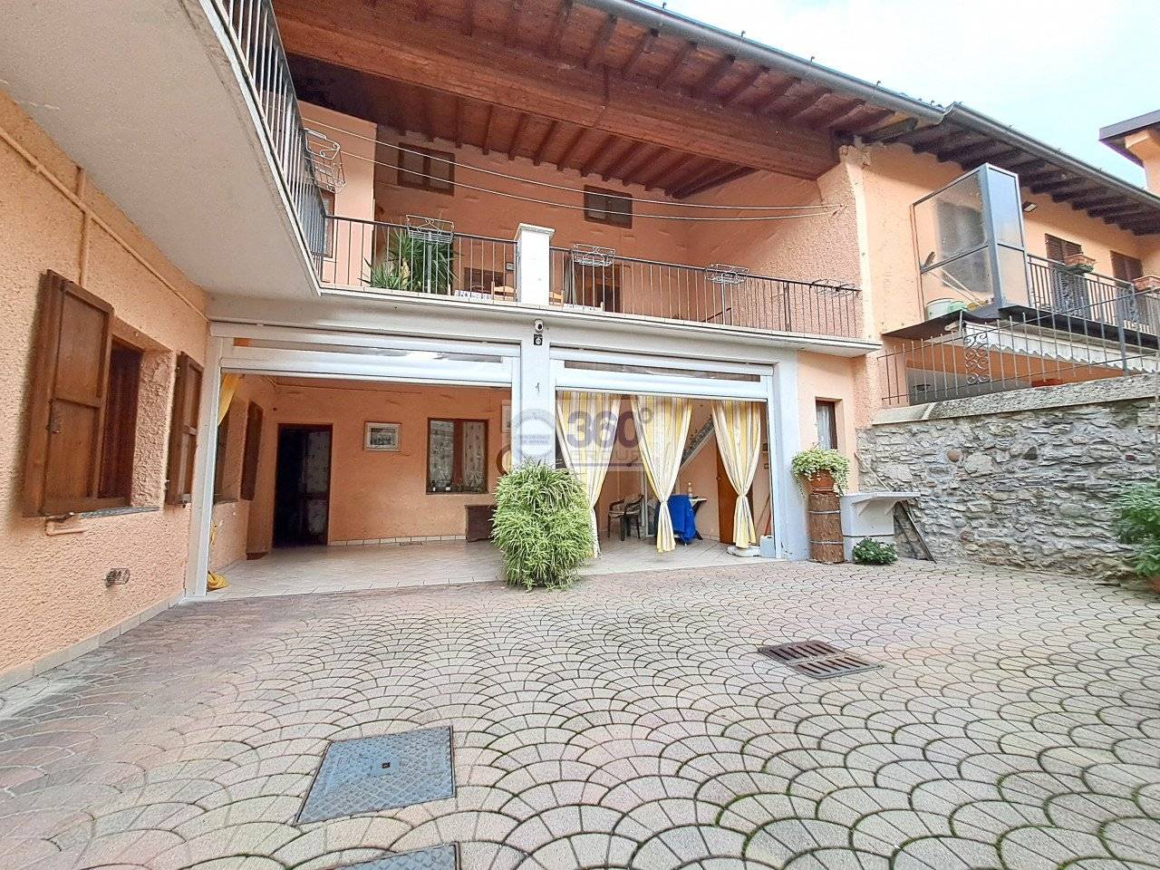3 غرف نوم منزل في Provaglio d'Iseo, Italy رقم 75200