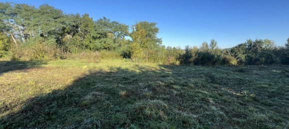 756m² Land in Neuilly-Saint-Front, France No. 74001 2