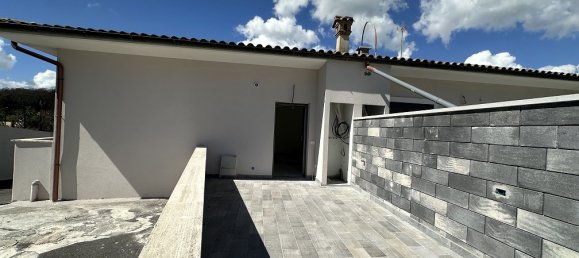 2 bedrooms House in Manziana, Italy No. 18221 2