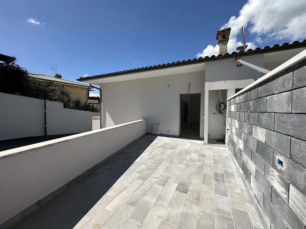 2 bedrooms House in Manziana, Italy No. 18221