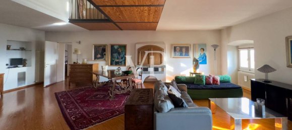 Villa de 40 divisões em Erba, Italy N.º 32300 19