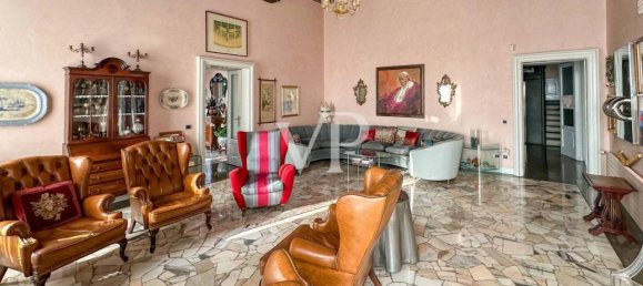 Villa de 40 divisões em Erba, Italy N.º 32300 13