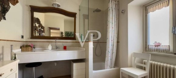 Villa de 40 divisões em Erba, Italy N.º 32300 20