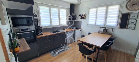 6 bedrooms Townhouse in Lanester, France No. 99832 3