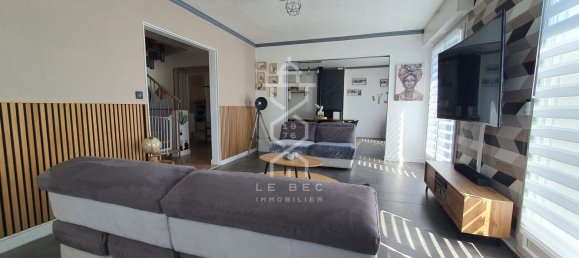 6 bedrooms Townhouse in Lanester, France No. 99832 2