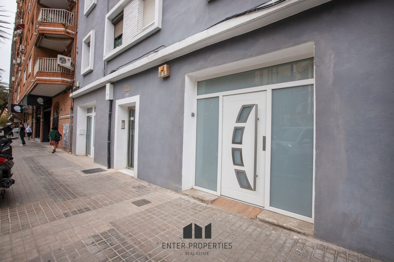 Propiedad comercial en Valencia, Spain 109 m² No. 265699
