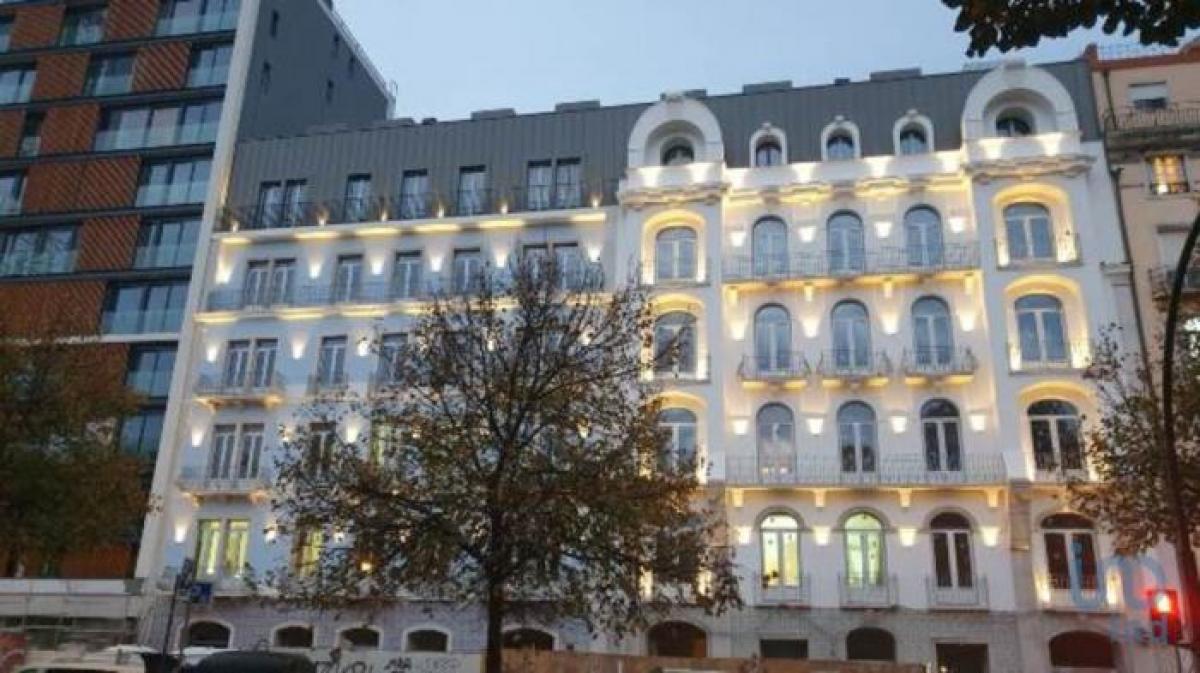 4 bedrooms Apartment in Lisbon, Portugal No. 5601