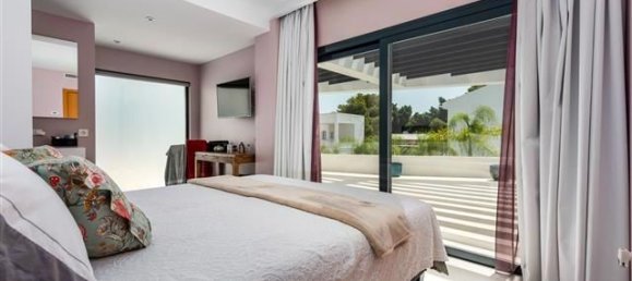 5 bedrooms Villa in Marbella, Spain No. 141753 7