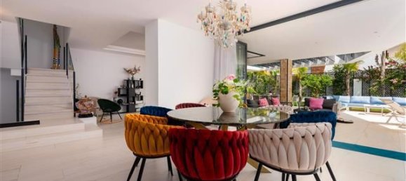 5 bedrooms Villa in Marbella, Spain No. 141753 5