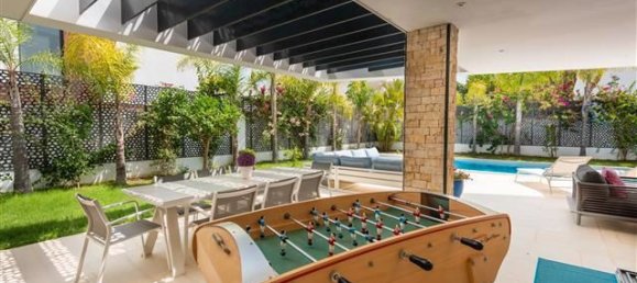 5 bedrooms Villa in Marbella, Spain No. 141753 3