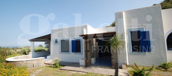 3 غرف نوم فيلا في Lipari, Italy رقم 76018 126