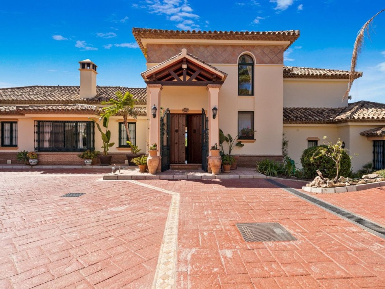 4 bedrooms House in Malaga, Spain No. 107245