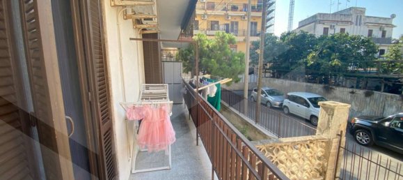 Квартира с 2 комнатами в Бари, Италия № 32843 14