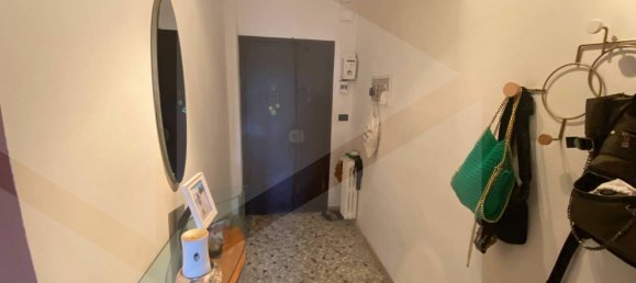 Квартира с 2 комнатами в Бари, Италия № 32843 2