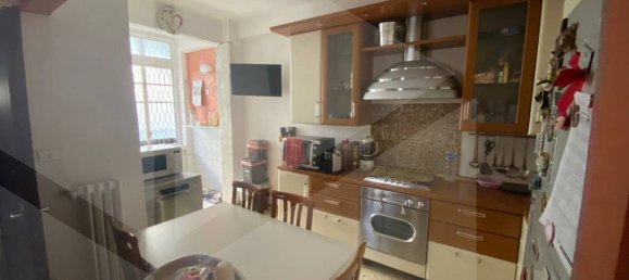 Квартира с 2 комнатами в Бари, Италия № 32843 7