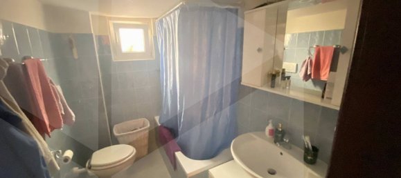 Квартира с 2 комнатами в Бари, Италия № 32843 17