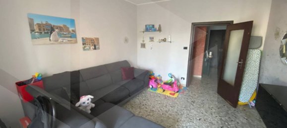 Квартира с 2 комнатами в Бари, Италия № 32843 4