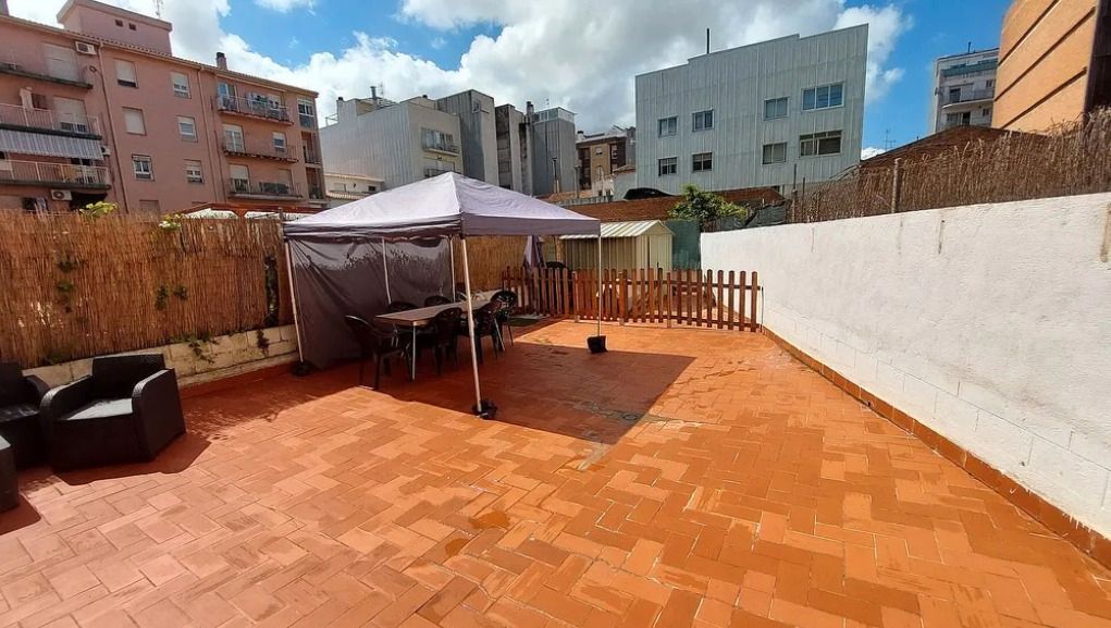 Dúplex de 3 dormitorios en Vilafranca Del Penedes, Spain No. 187667