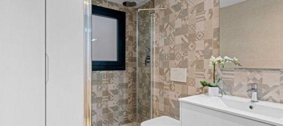 Apartamento de 2 dormitorios en Alicante, Spain No. 177332 16