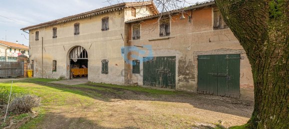 390m² Office in Istrana, Italy No. 381183 2