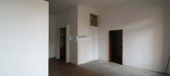 Коммерческая недвижимость с 2 комнатами в Бардзано, Италия № 75800 7