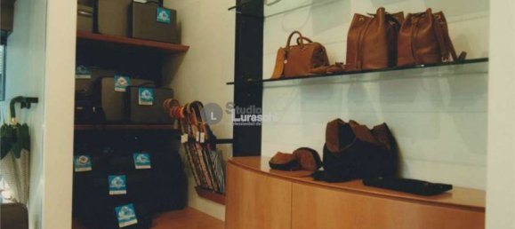 Коммерческая недвижимость с 2 комнатами в Бардзано, Италия № 75800 16