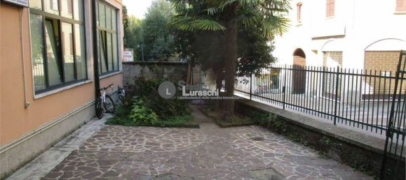 Коммерческая недвижимость с 2 комнатами в Бардзано, Италия № 75800 12